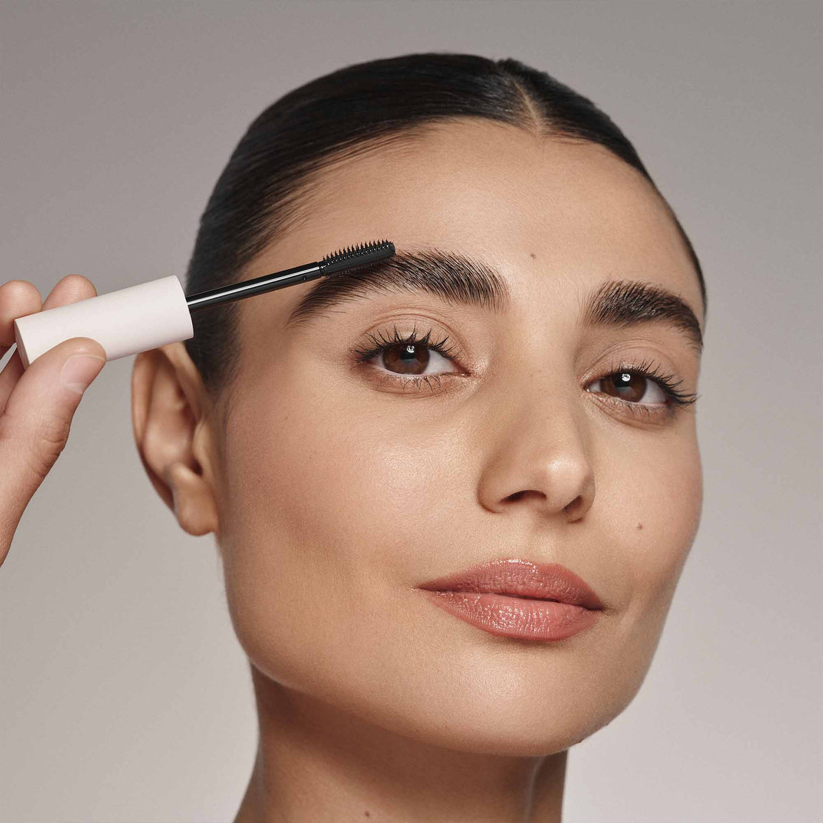Brow Freeze Gel · Gel fijador de cejas