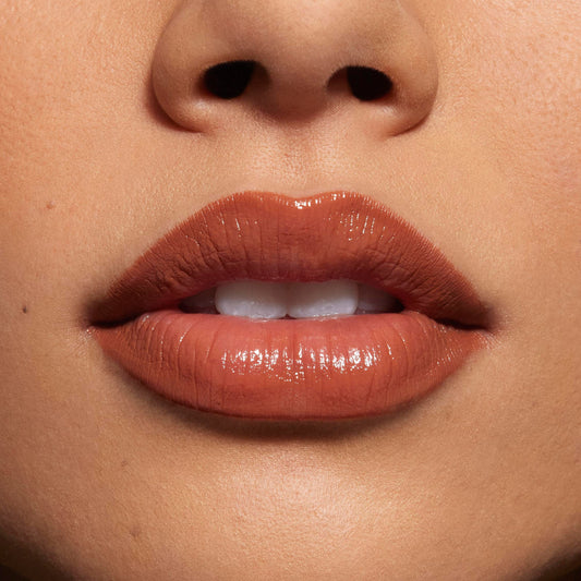 Glossy Lip Kit · Kit de gloss + delineador