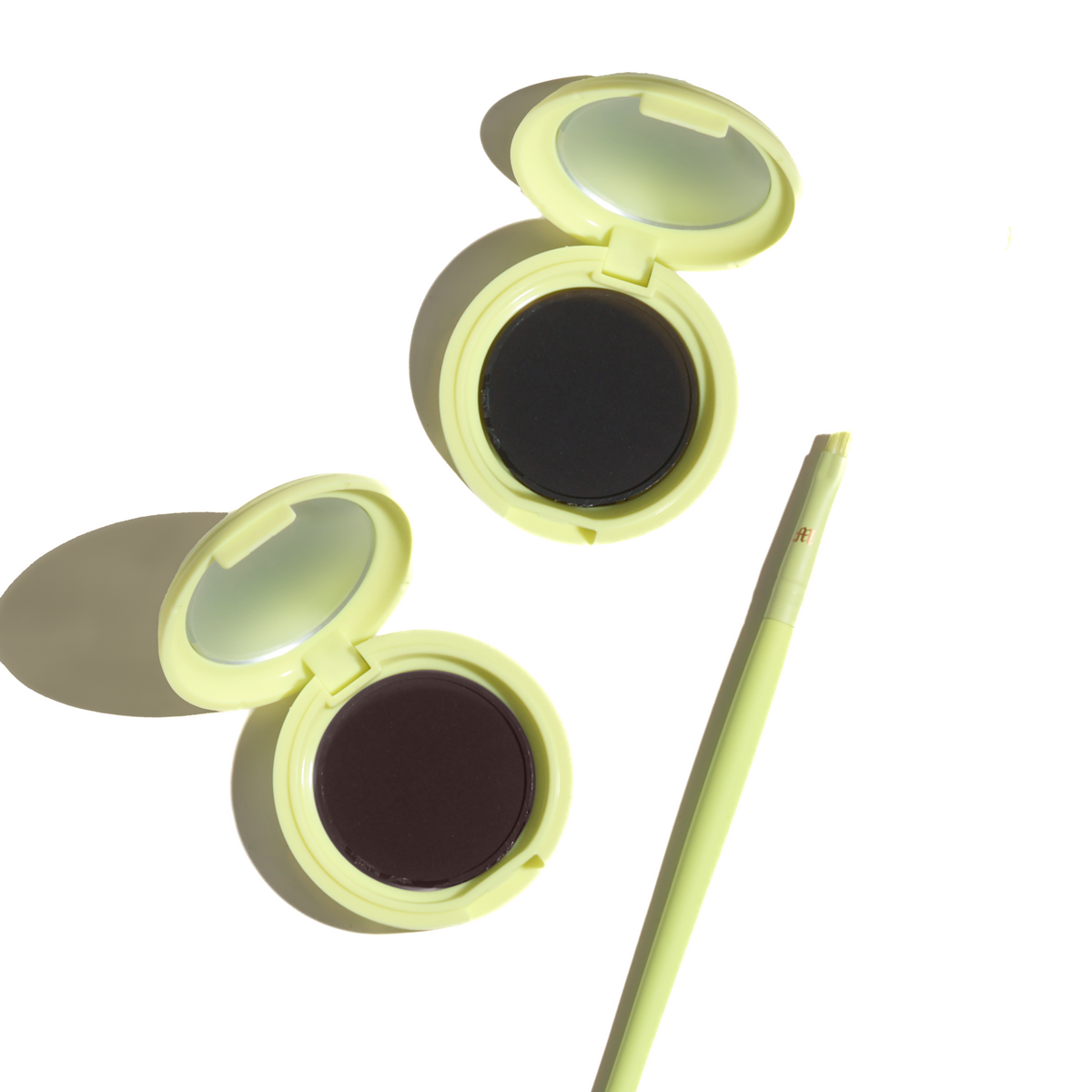 Cake Eyeliner · Delineador al agua