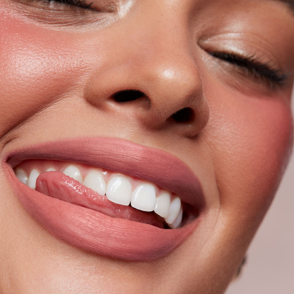 Major Headlines · Labial mate suede
