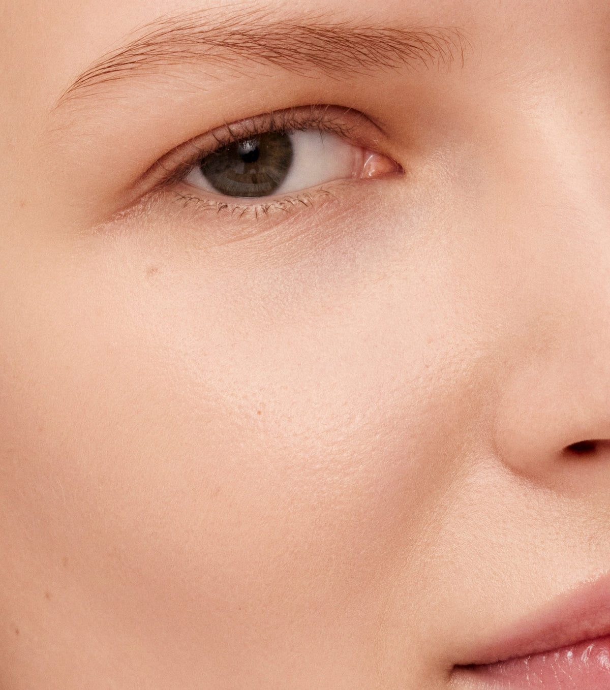 Vital · Polvo compacto con skincare
