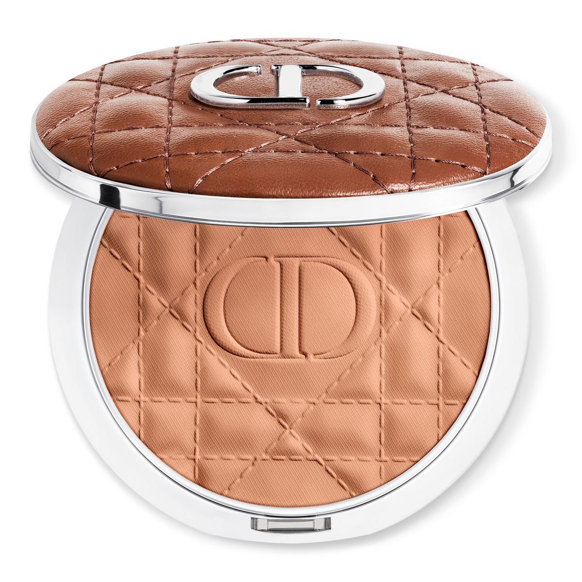 Forever Nude Bronze · Bronceador en polvo