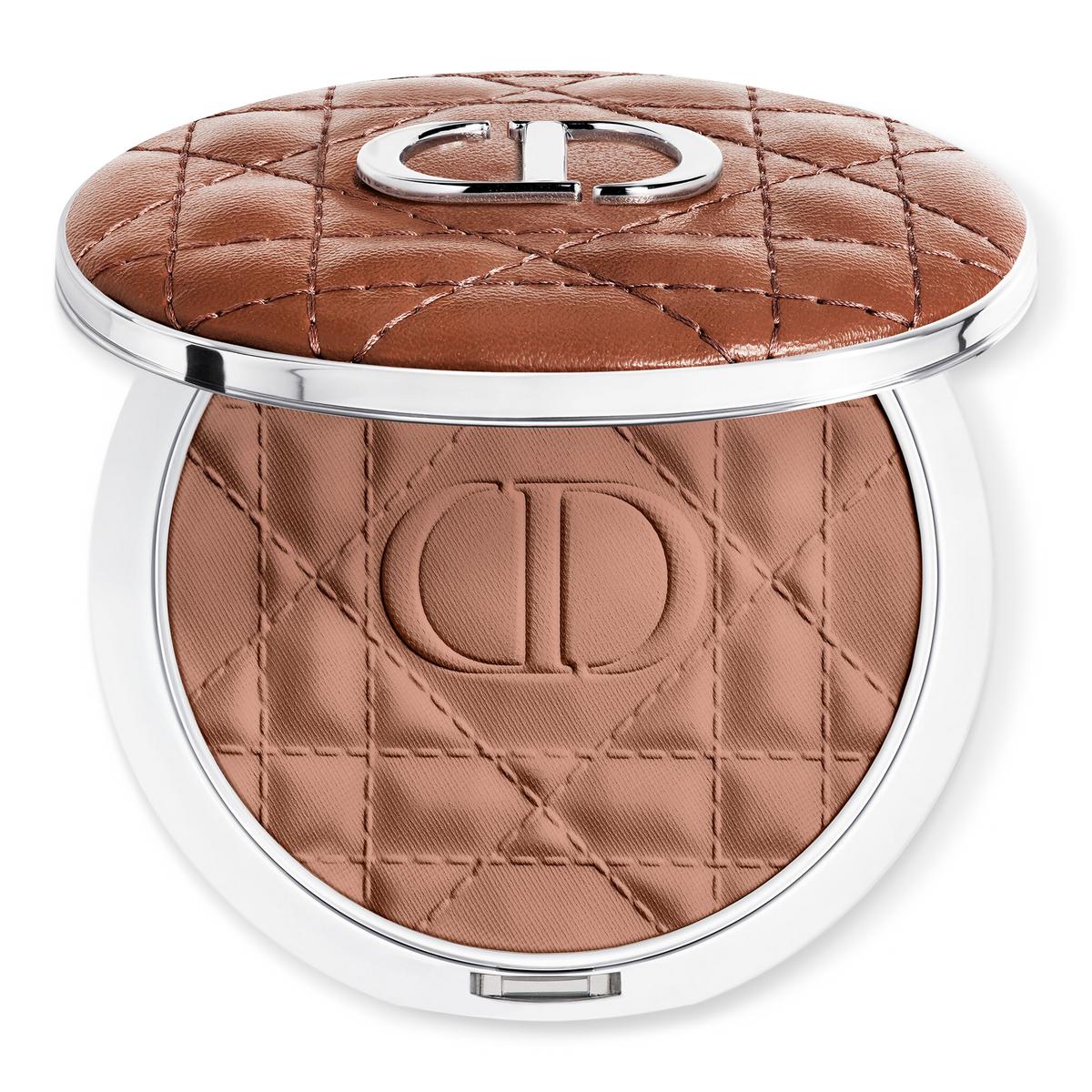 Forever Nude Bronze · Bronceador en polvo