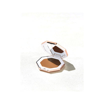 Cheeks Out · Bronceador en crema