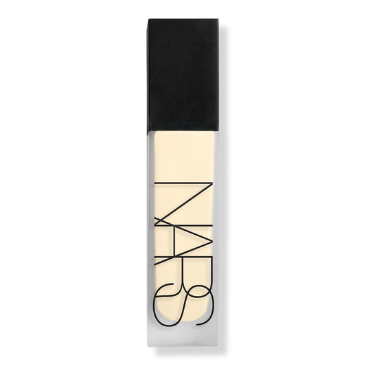 Natural Matte Longwear · Base mate 24 horas