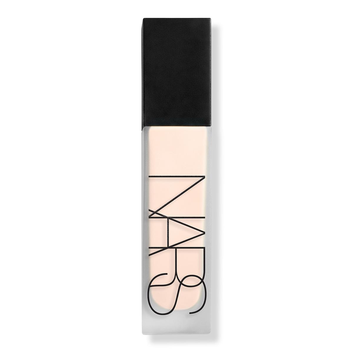 Natural Matte Longwear · Base mate 24 horas