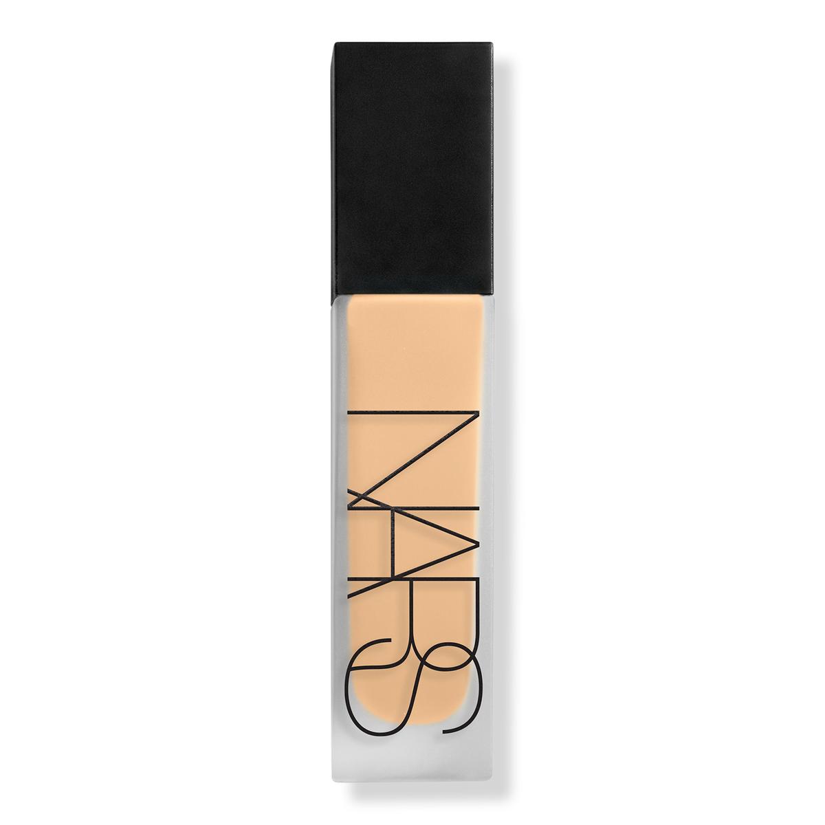 Natural Matte Longwear · Base mate 24 horas