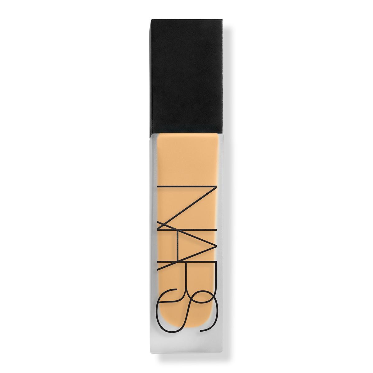 Natural Matte Longwear · Base mate 24 horas