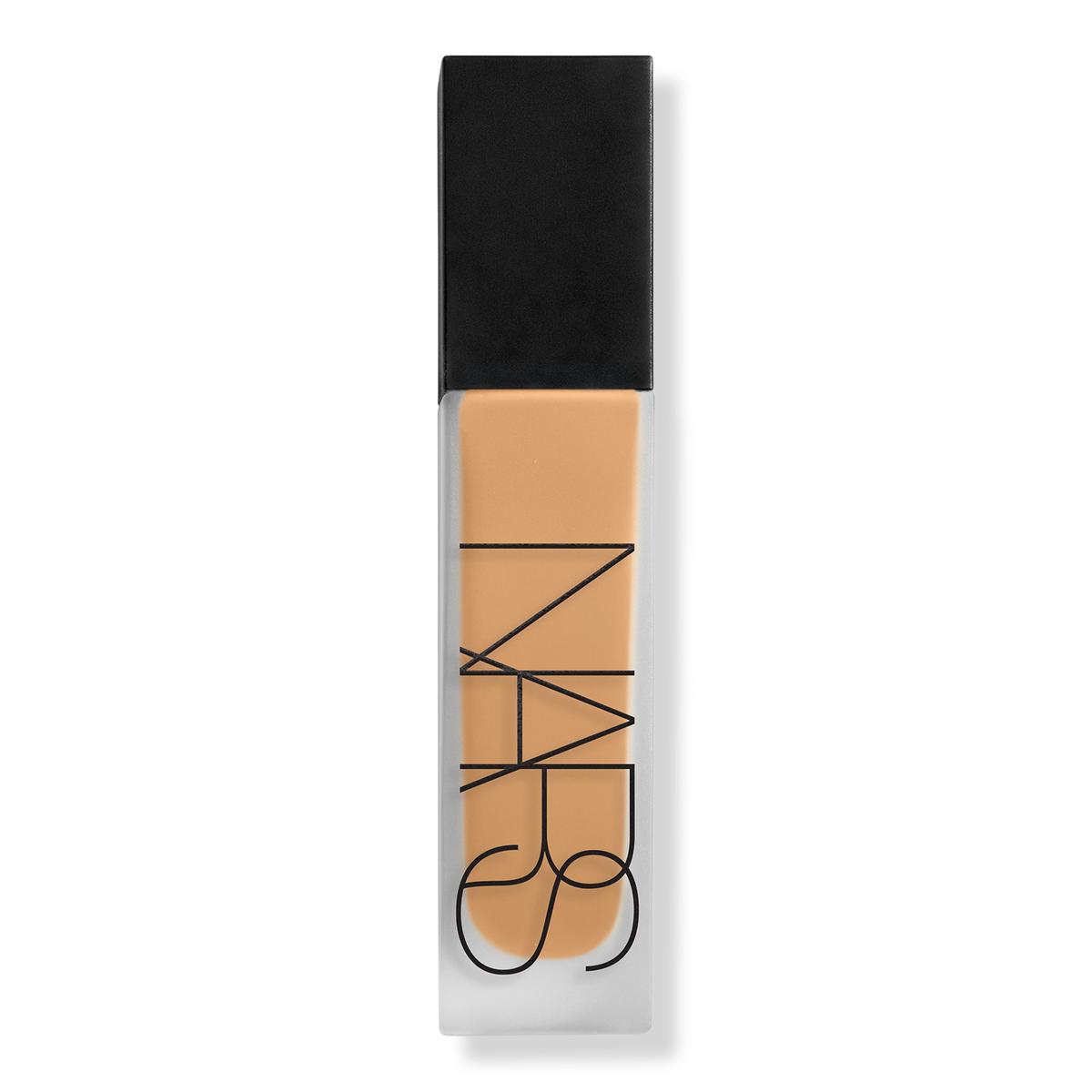 Natural Matte Longwear · Base mate 24 horas