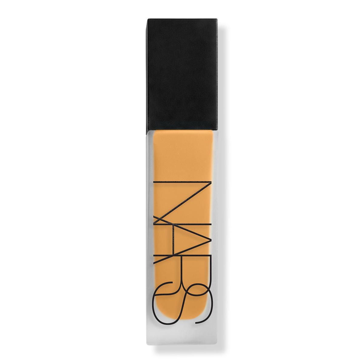 Natural Matte Longwear · Base mate 24 horas