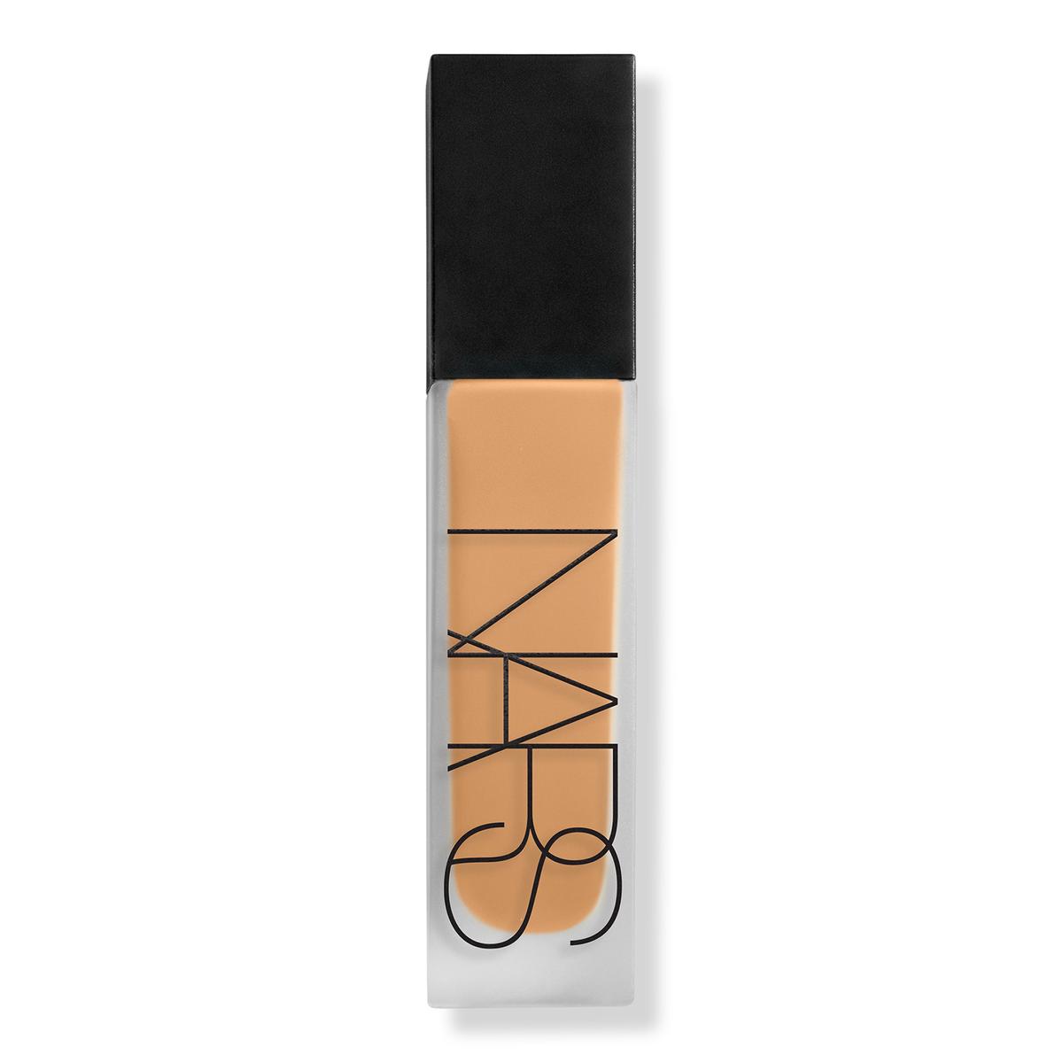 Natural Matte Longwear · Base mate 24 horas
