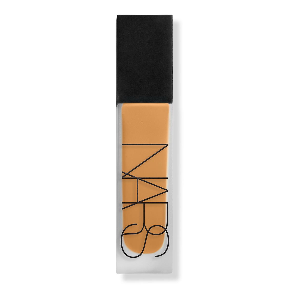 Natural Matte Longwear · Base mate 24 horas