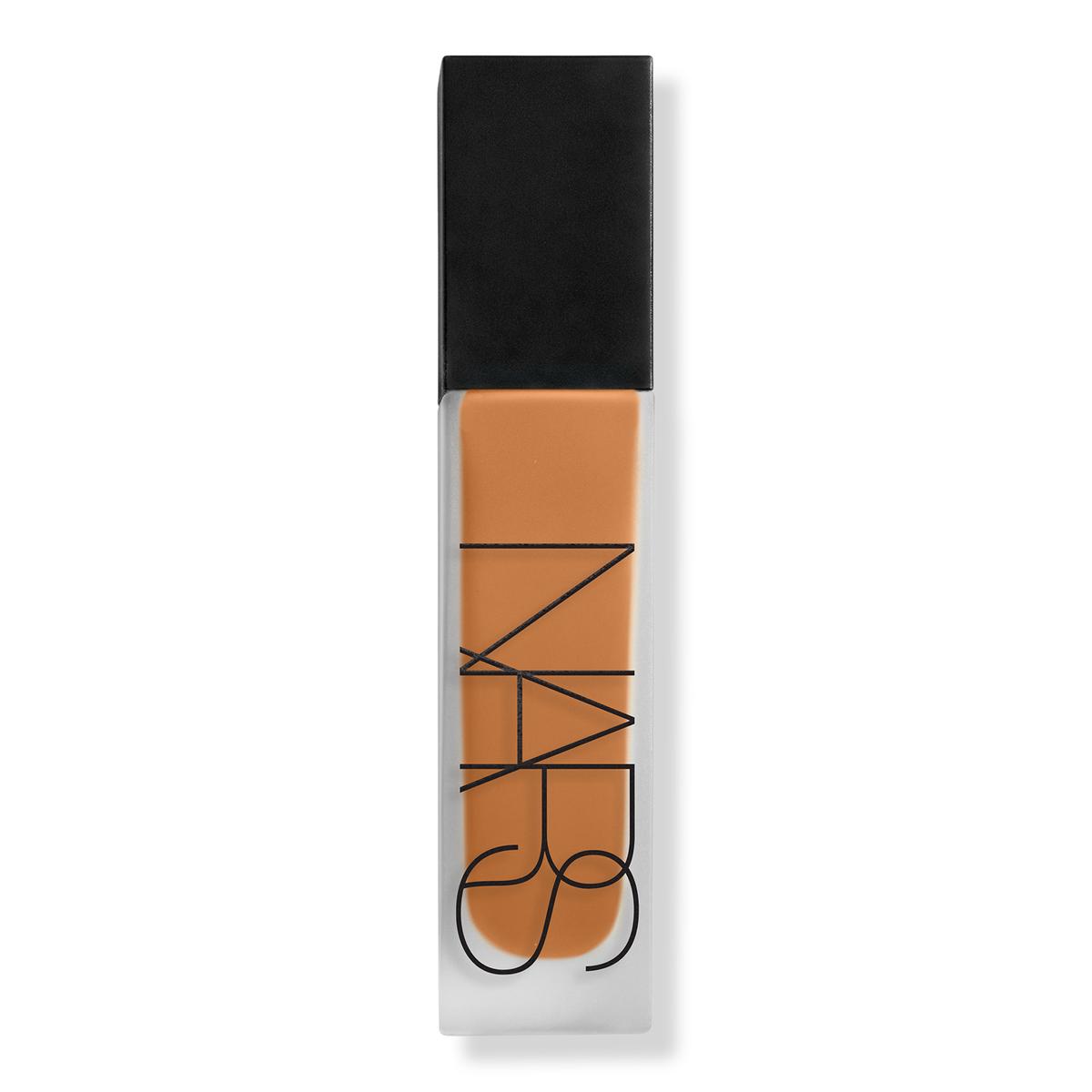 Natural Matte Longwear · Base mate 24 horas