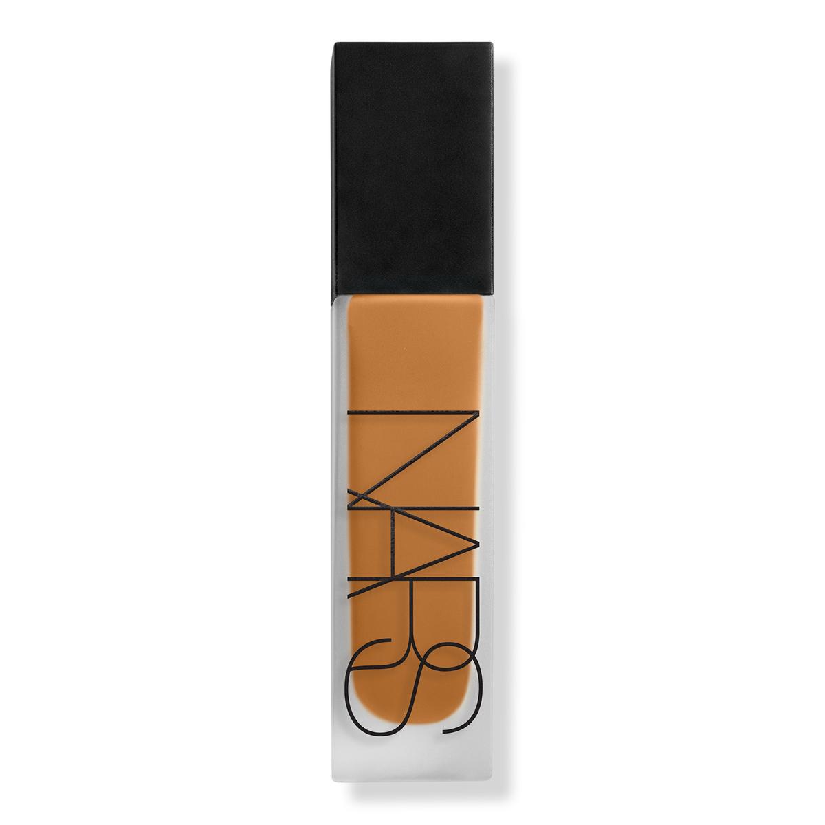 Natural Matte Longwear · Base mate 24 horas
