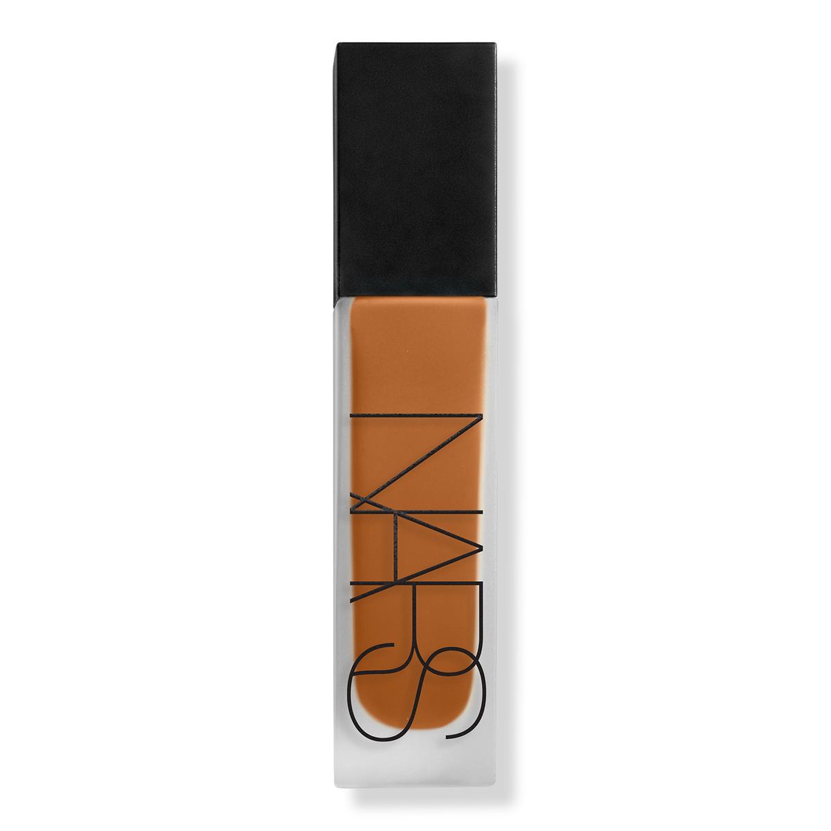 Natural Matte Longwear · Base mate 24 horas