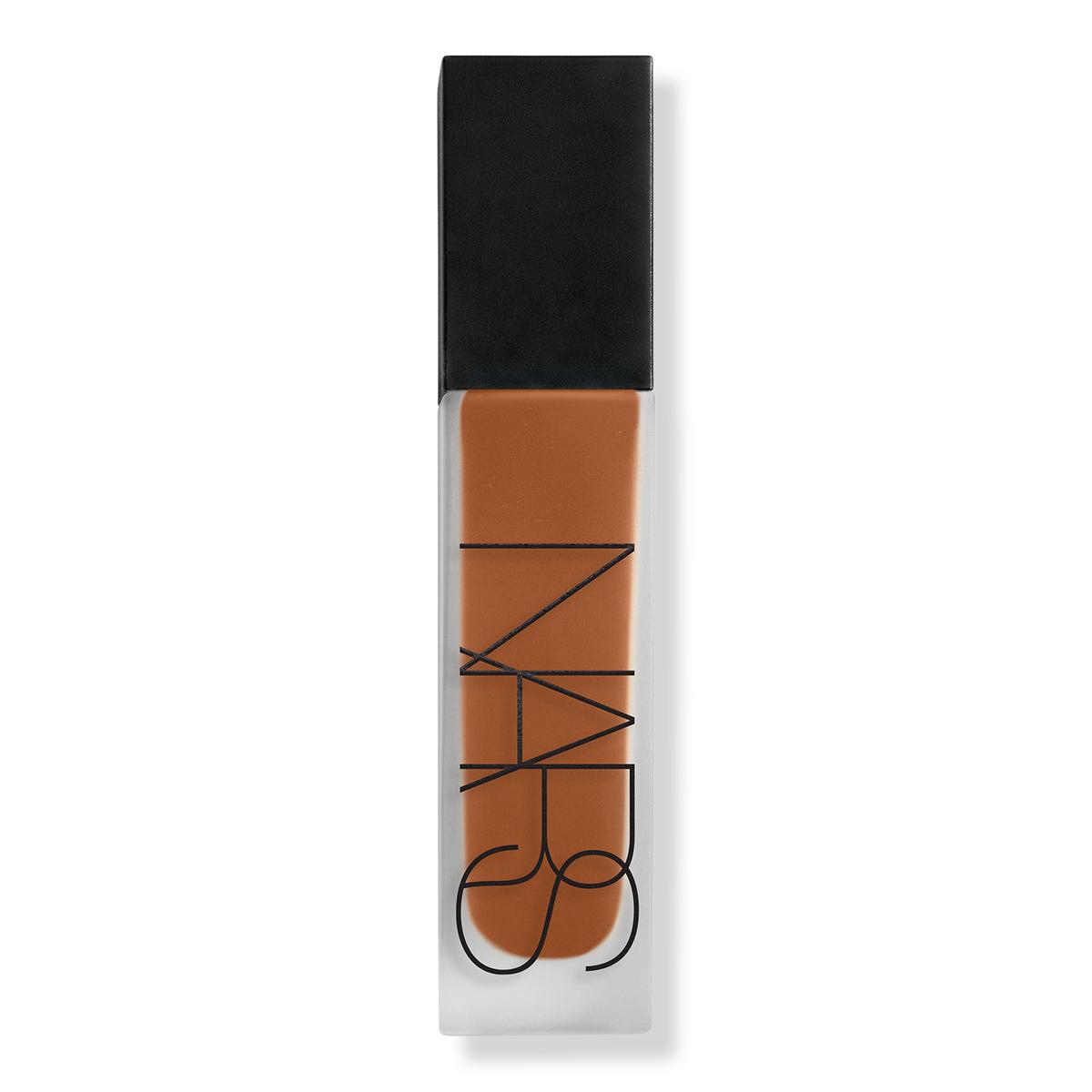 Natural Matte Longwear · Base mate 24 horas
