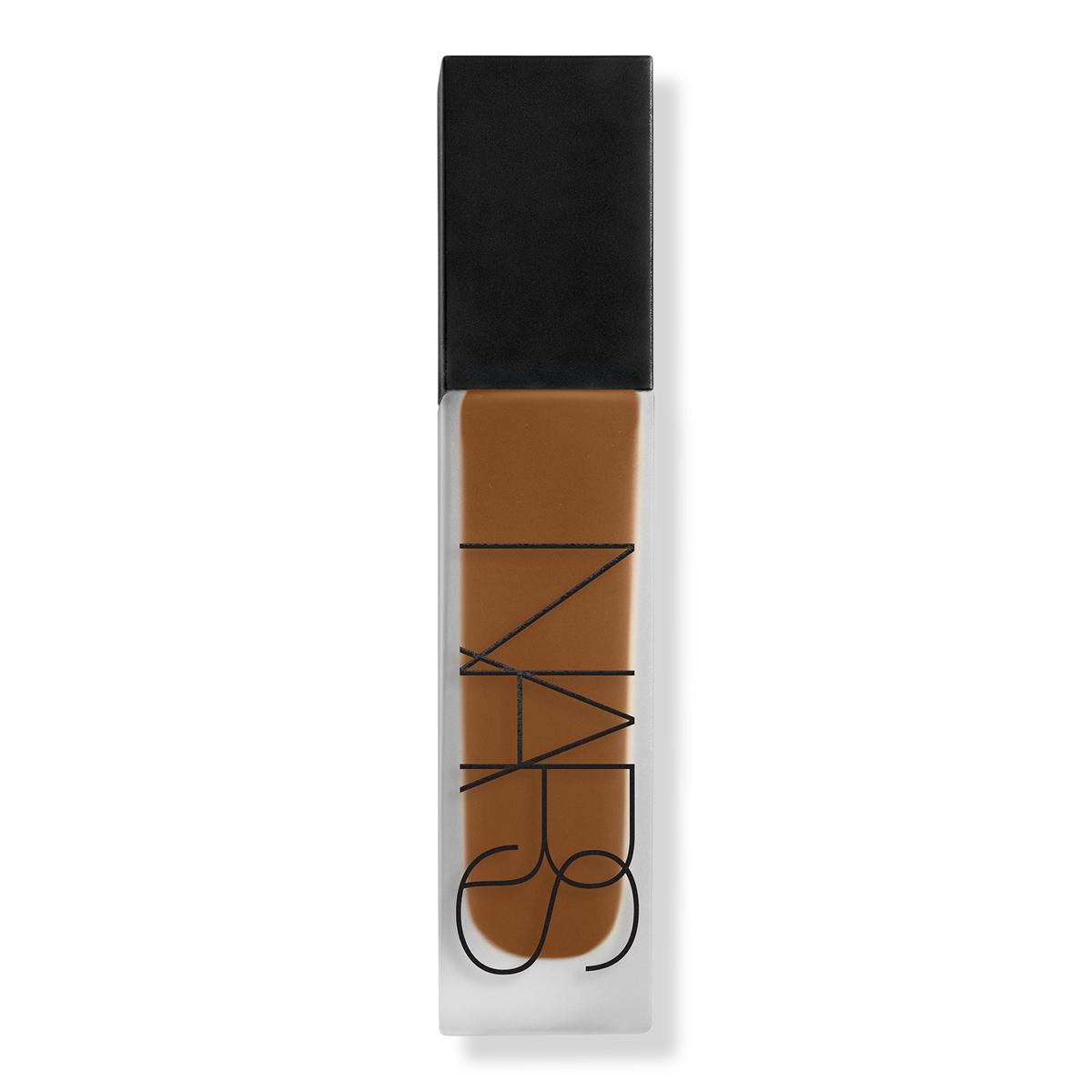 Natural Matte Longwear · Base mate 24 horas