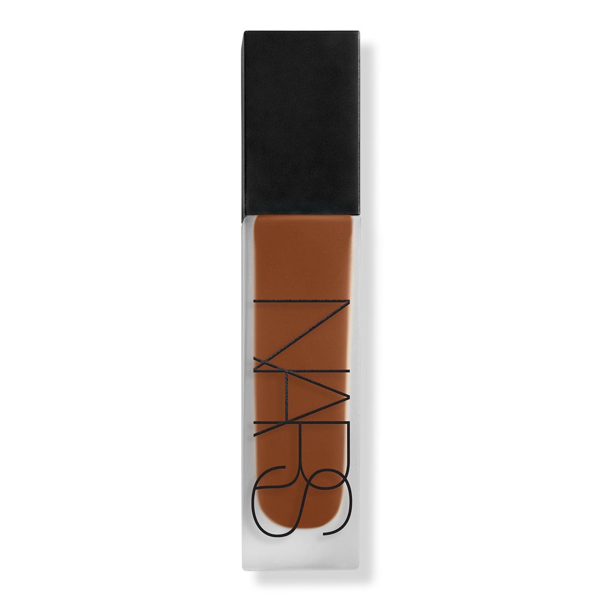 Natural Matte Longwear · Base mate 24 horas