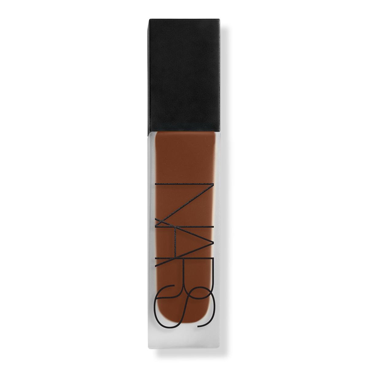 Natural Matte Longwear · Base mate 24 horas